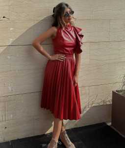 maroon set